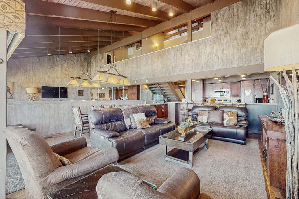Lake Front Condo, steps from the beach with beautiful view of Lake Tahoe