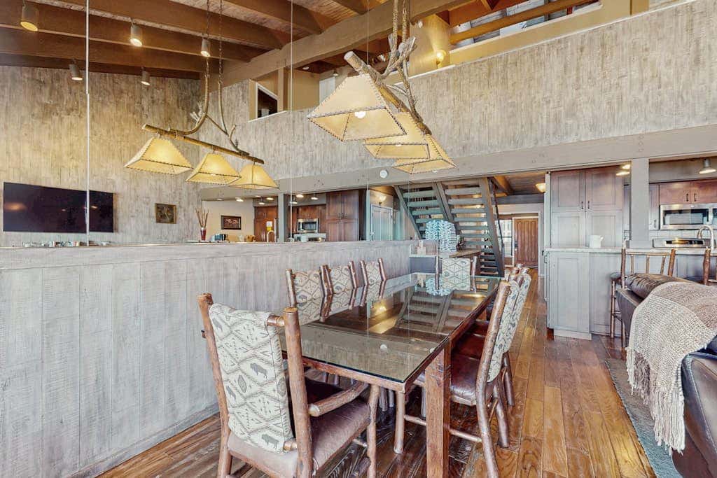 Lake Front Condo, steps from the beach with beautiful view of Lake Tahoe