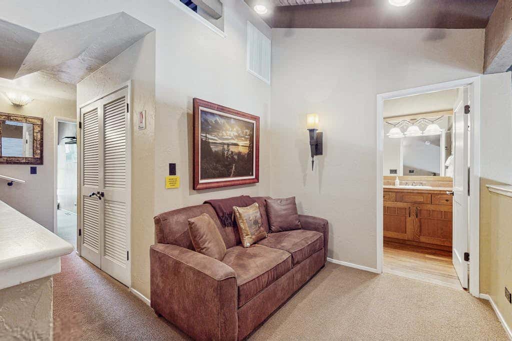 Lake Front Condo, steps from the beach with beautiful view of Lake Tahoe
