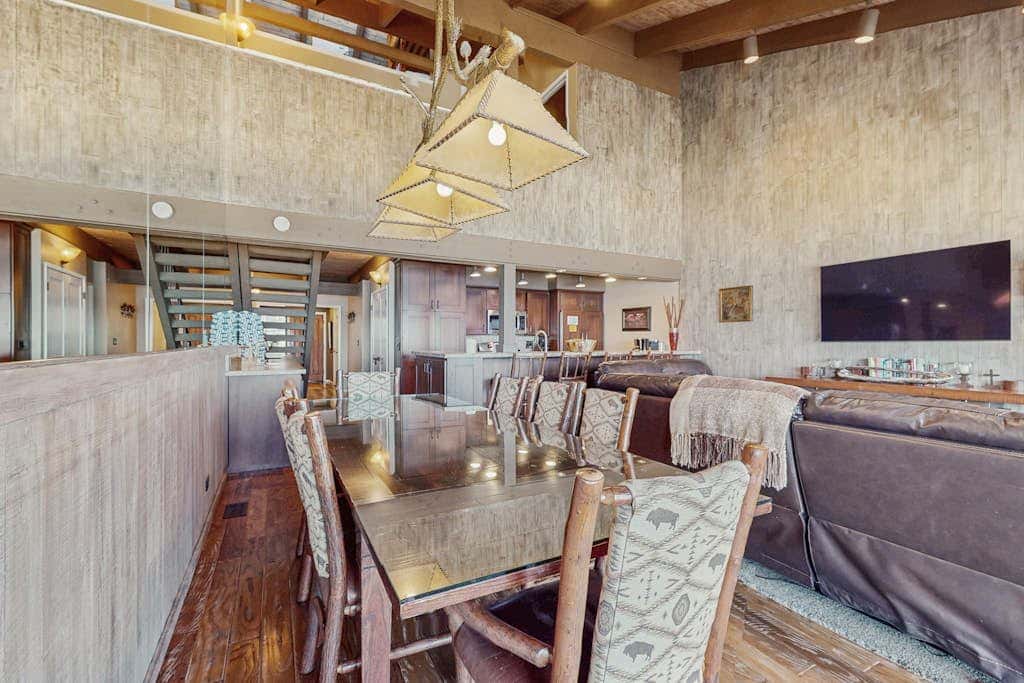 Lake Front Condo, steps from the beach with beautiful view of Lake Tahoe