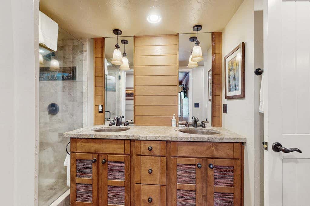 Lake Front Condo, steps from the beach with beautiful view of Lake Tahoe