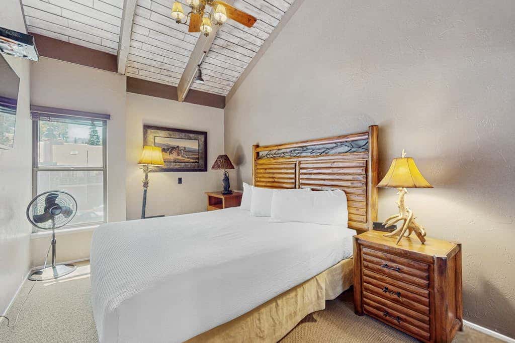 Lake Front Condo, steps from the beach with beautiful view of Lake Tahoe