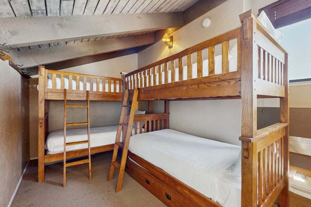 Lake Front Condo, steps from the beach with beautiful view of Lake Tahoe