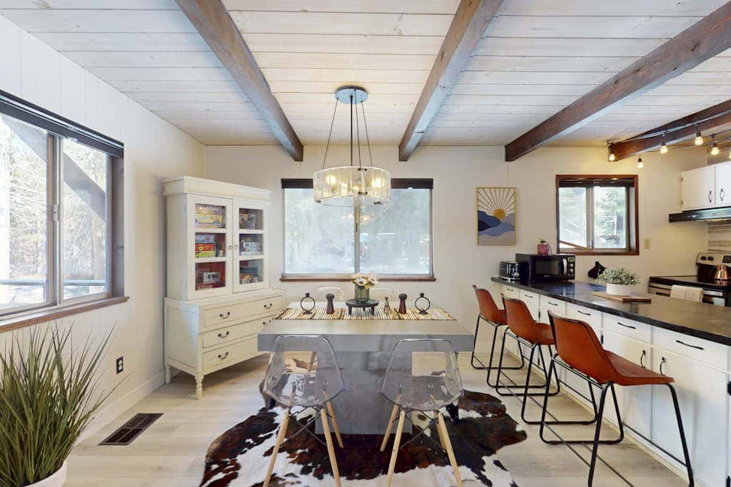 Family-friendly cabin with fireplace, bikes, loft, games, & skiing nearby