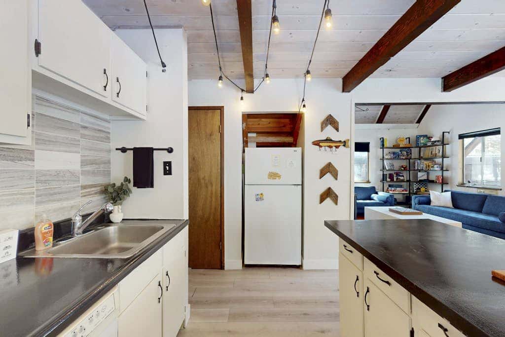 Family-friendly cabin with fireplace, bikes, loft, games, & skiing nearby