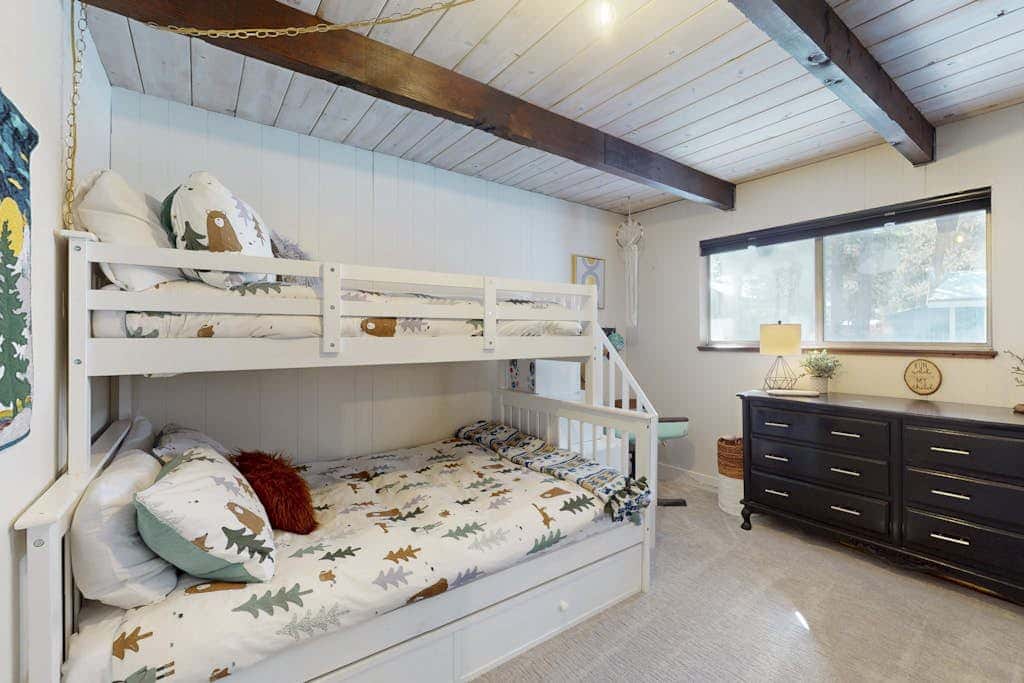 Family-friendly cabin with fireplace, bikes, loft, games, & skiing nearby