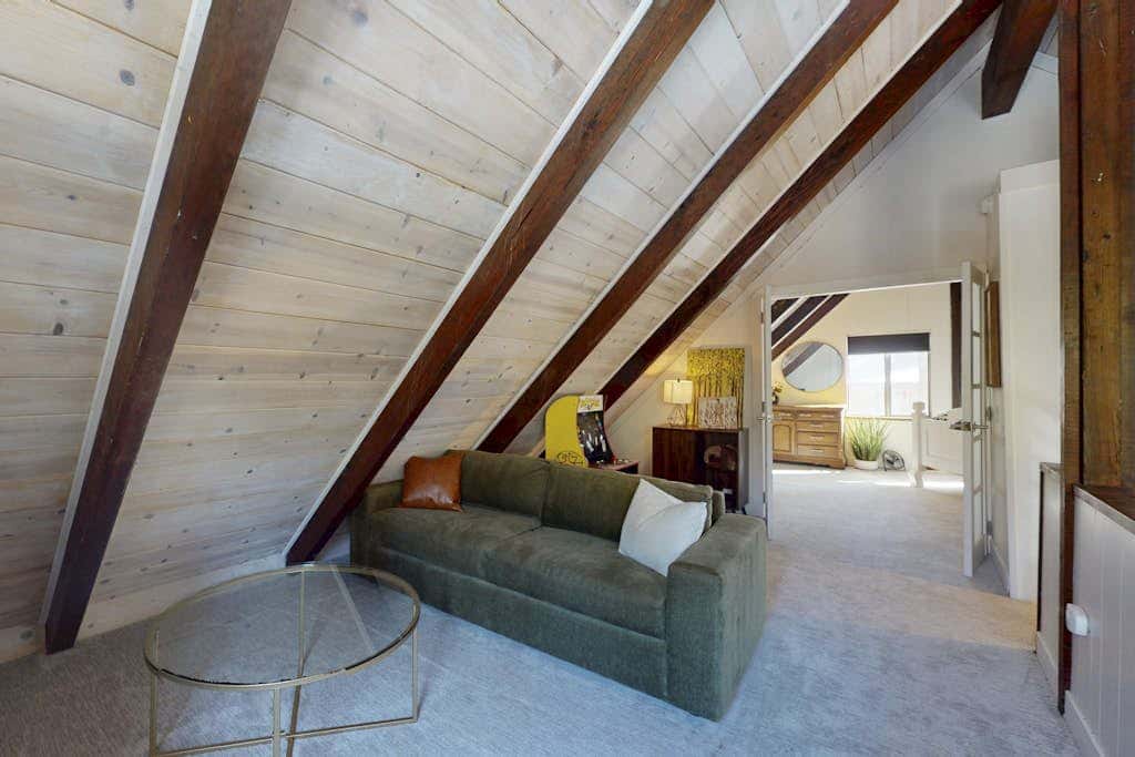 Family-friendly cabin with fireplace, bikes, loft, games, & skiing nearby