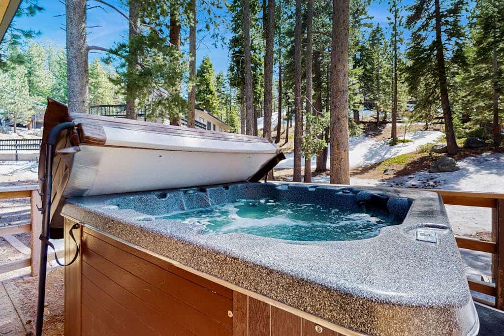 Tall Pines Lodge
