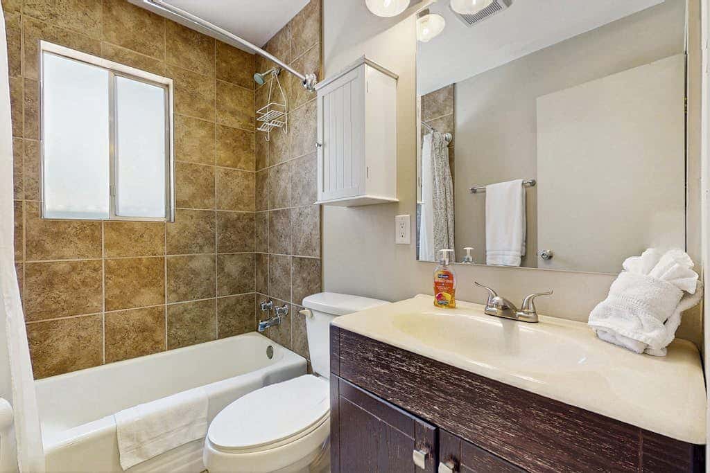 Edgewood Retreat - Hot Tub, Golf Course Views & Walk to Stateline