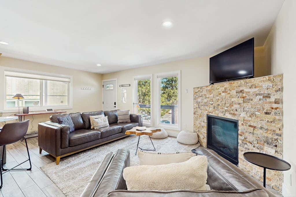 Dog-friendly mountain condo with washer&dryer
