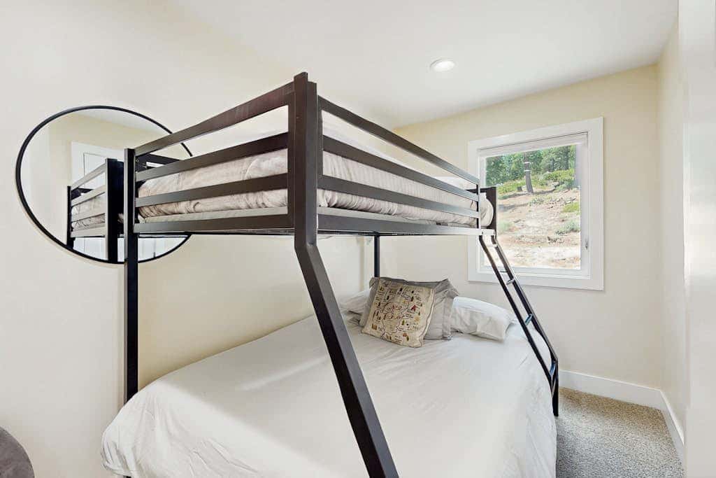 Dog-friendly mountain condo with washer&dryer