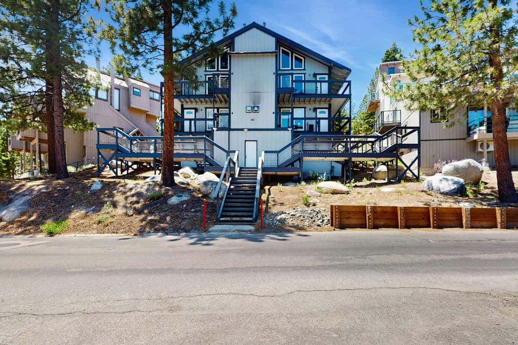Dog-friendly mountain condo with washer&dryer