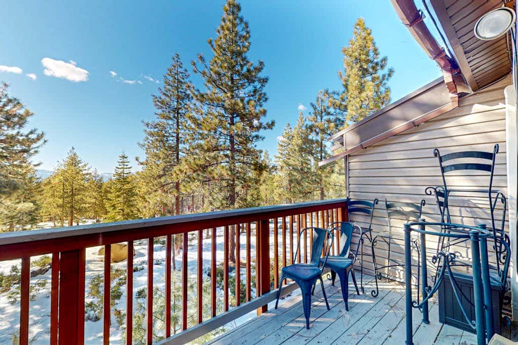 Condo near Lake Tahoe with pool, hot tub, grill, & wood fireplace - sleeps 6