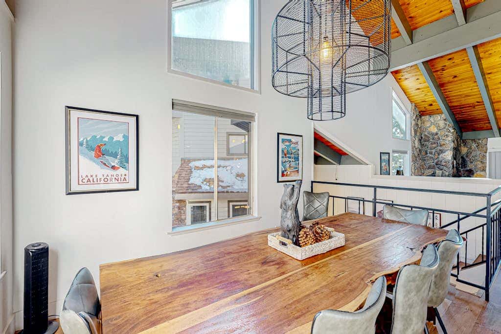Condo near Lake Tahoe with pool, hot tub, grill, & wood fireplace - sleeps 6