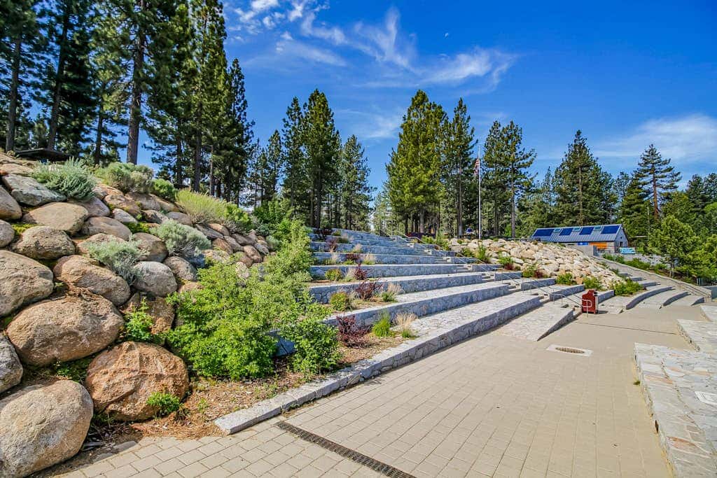 Condo near Lake Tahoe with pool, hot tub, grill, & wood fireplace - sleeps 6