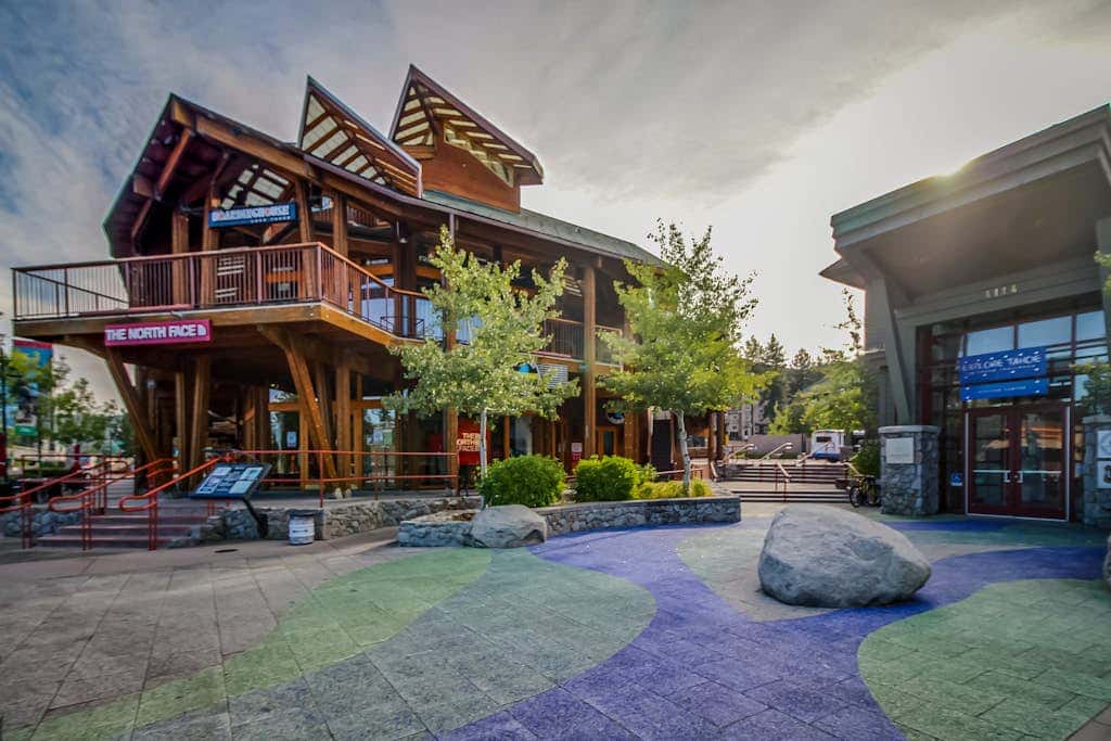 Condo near Lake Tahoe with pool, hot tub, grill, & wood fireplace - sleeps 6
