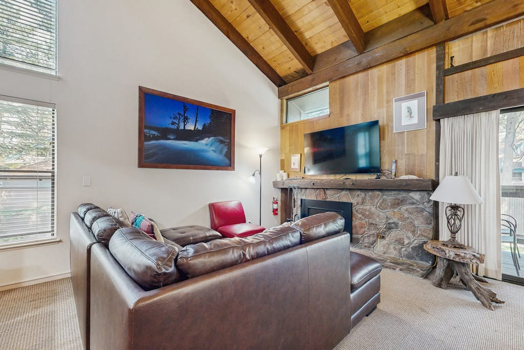 Two bedroom Townhome w loft, private beach, pools, hot tub, sauna, resort fun!