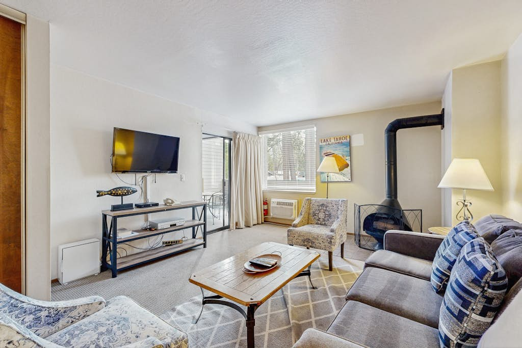 Discover the majesty and adventure of Lake Tahoe & Heavenly
