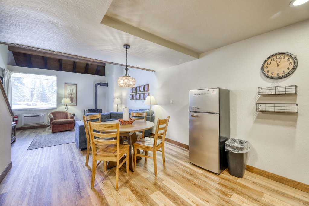 Pool-view mountain paradise awaits at this Lakeland Village home