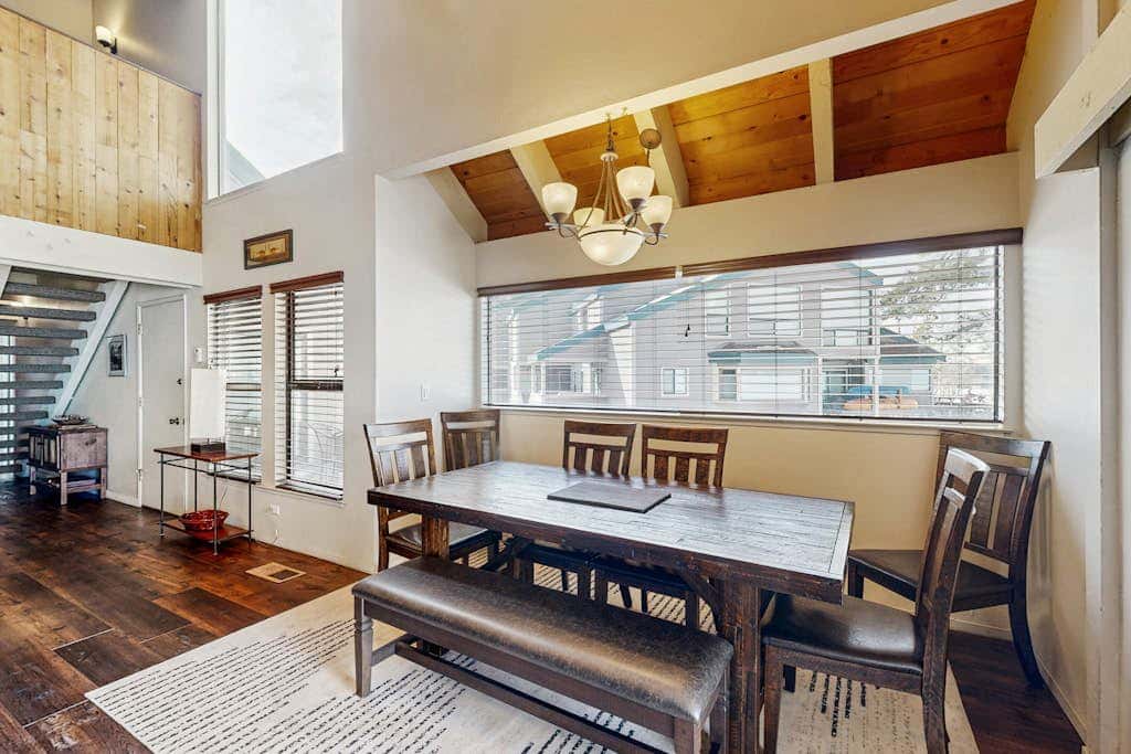 Waterfront townhome with picturesque lake views and a plethora of fun amenities