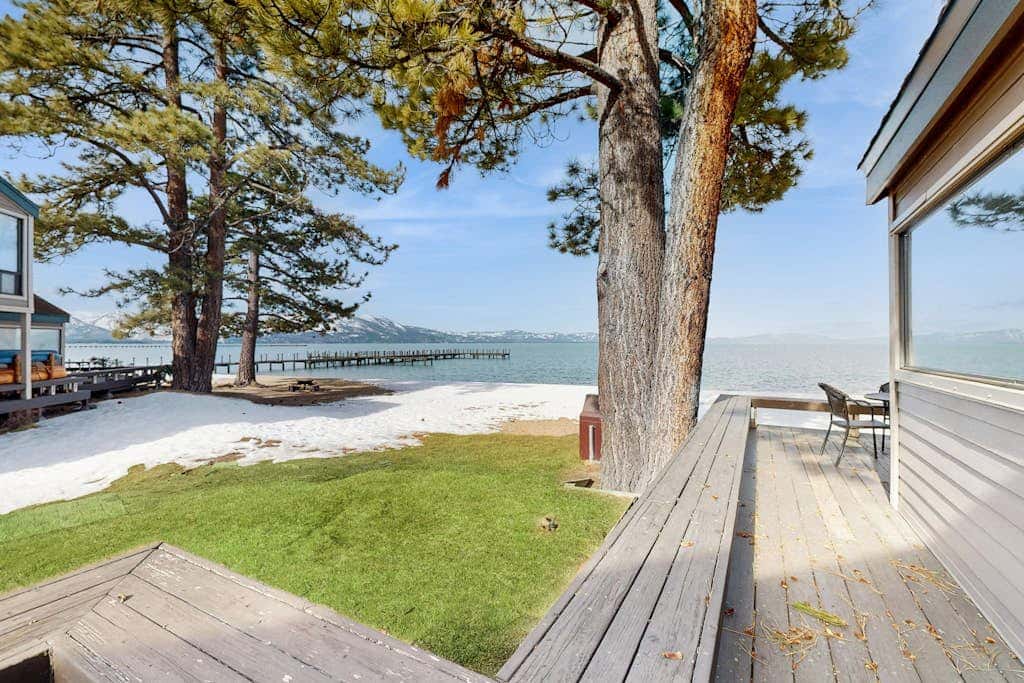 Waterfront townhome with picturesque lake views and a plethora of fun amenities