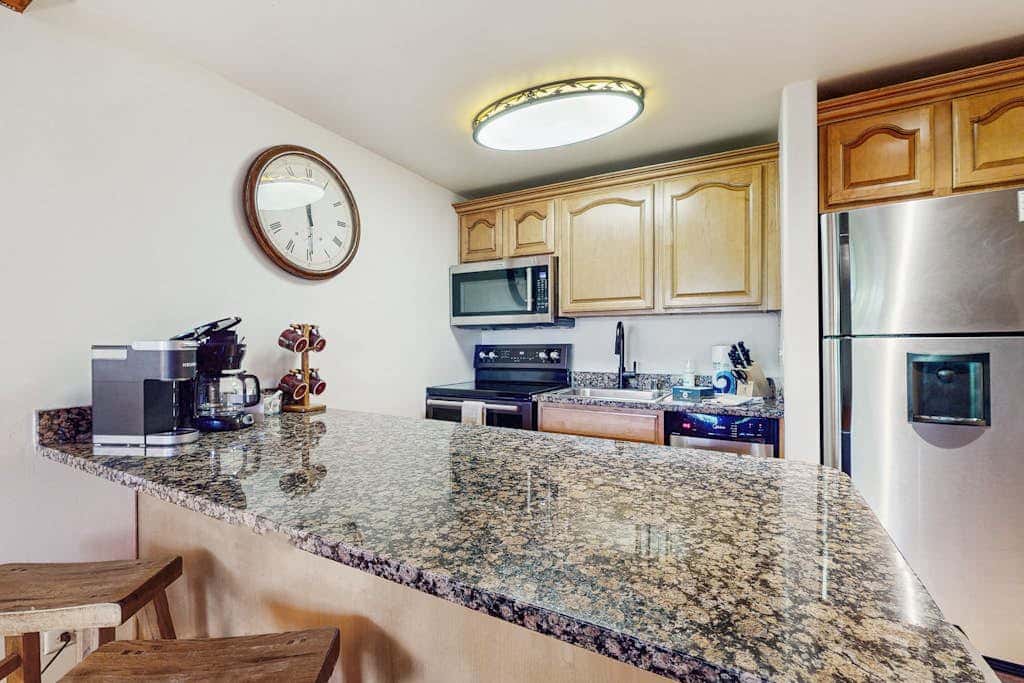 Beautiful Condo with private beach access & shared pools