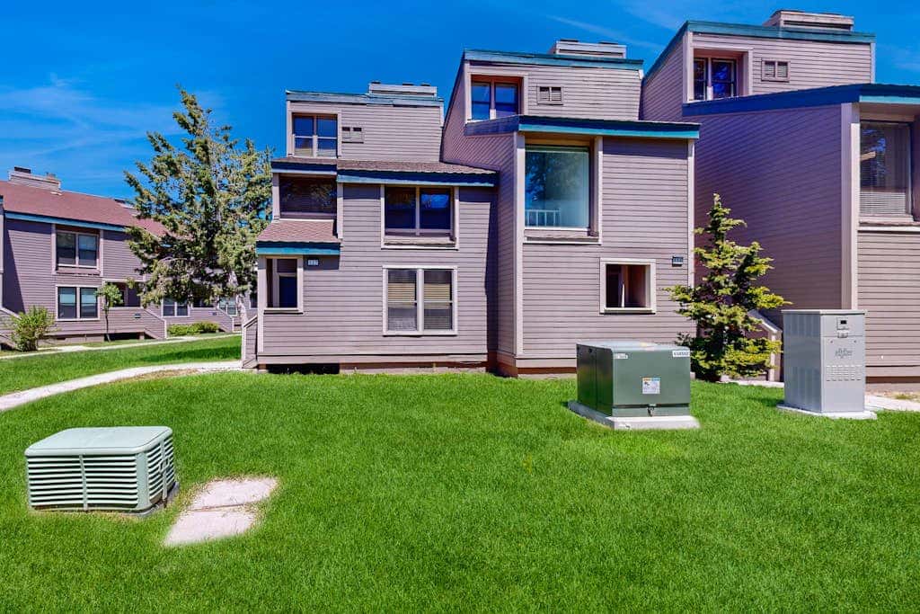 Cozy townhome with private beach access and numerous aquatic amenities to enjoy