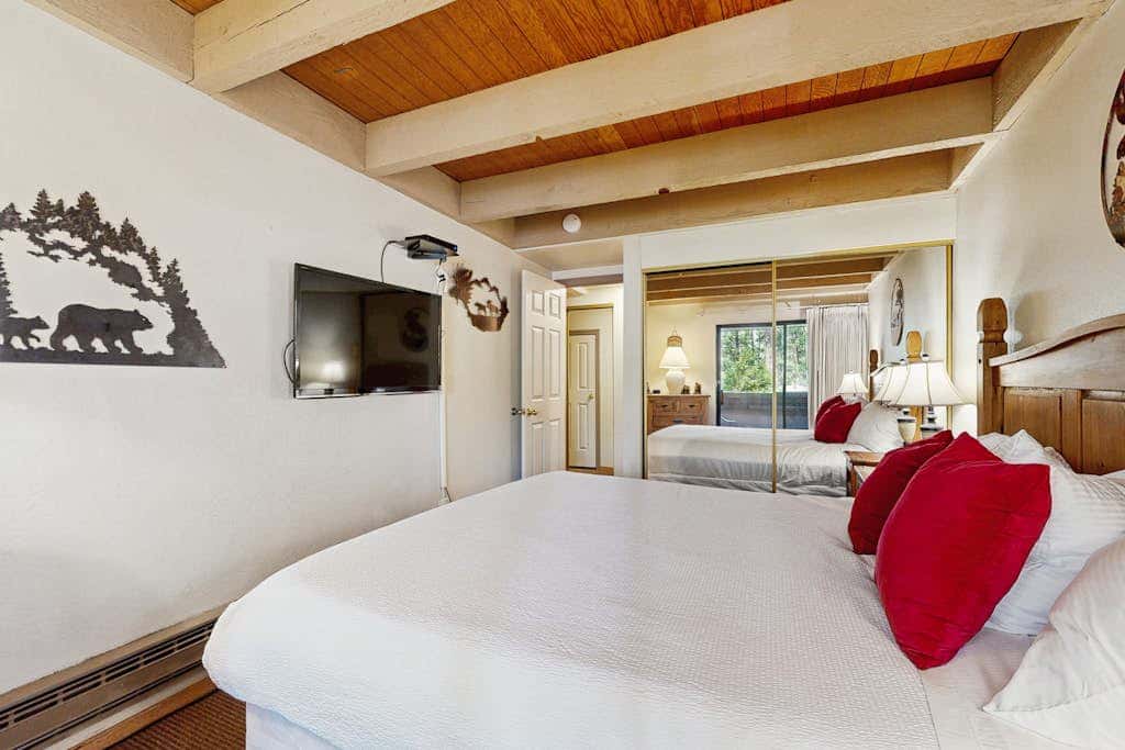 Discover the charms of Lake Tahoe & nearby Heavenly