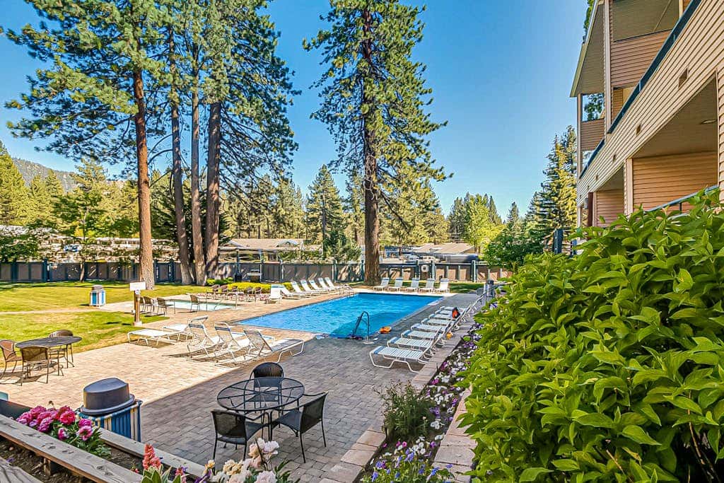 Discover the charms of Lake Tahoe & nearby Heavenly