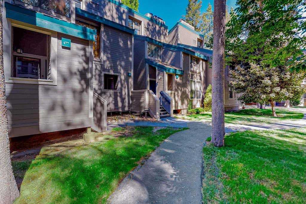 Discover the charms of Lake Tahoe & nearby Heavenly