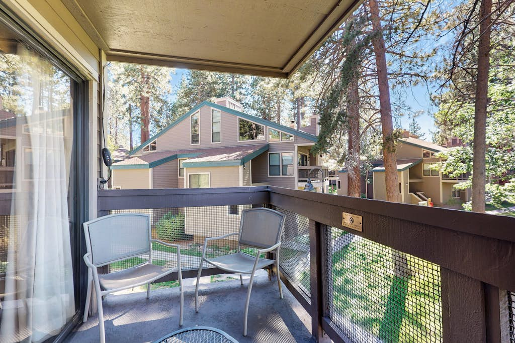Come ready to explore SLTs outdoor scene at this Lakeland Village townhome