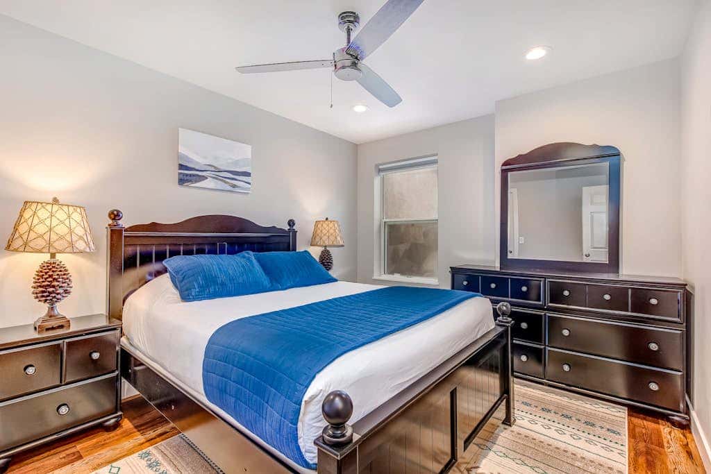 Newly remodeled home with  arge private hot tub, fireplace, & nearby park