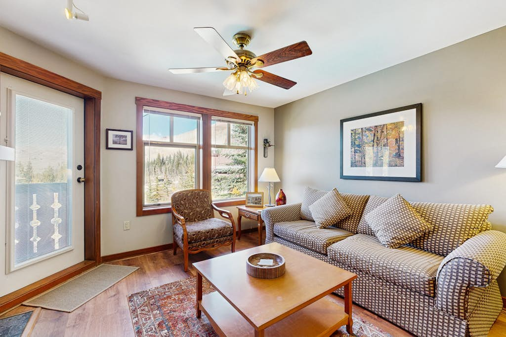 Mountainview Condo with Ski-In/Out Access, Club Solitude Access with Pool & Hot Tub