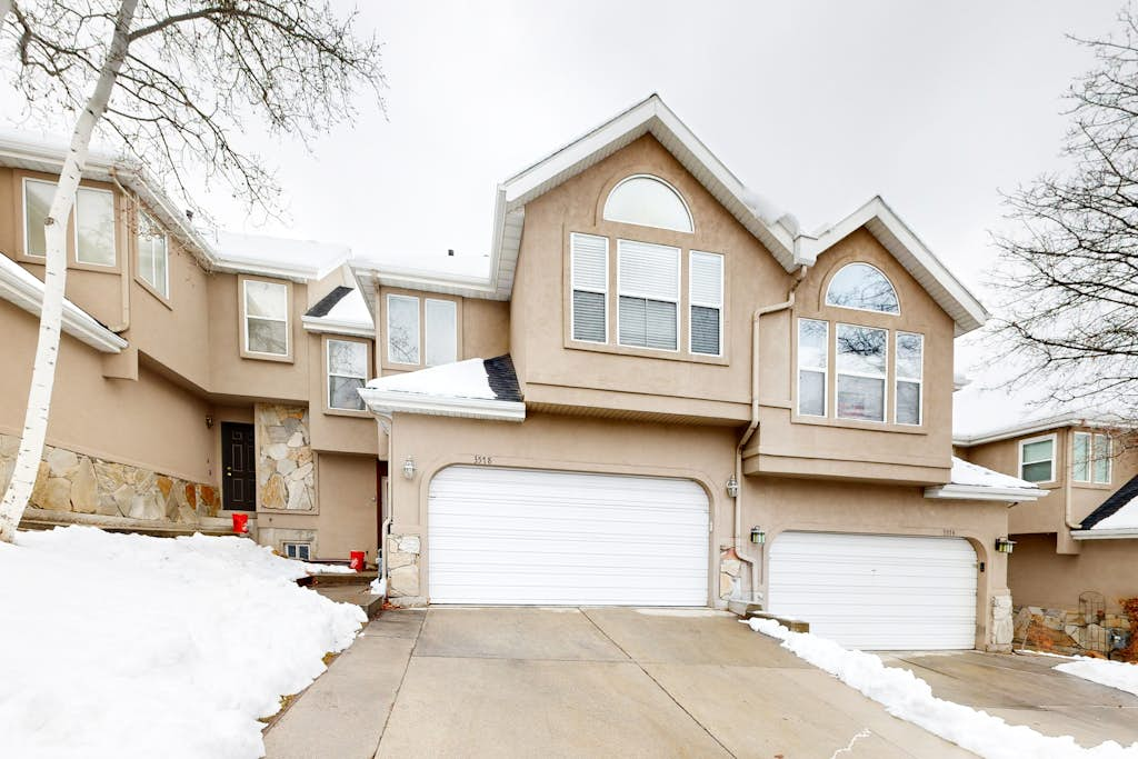 Updated Condo with  Private Hot Tub, Mountain Views, & Gas Grill - Close to Skiing