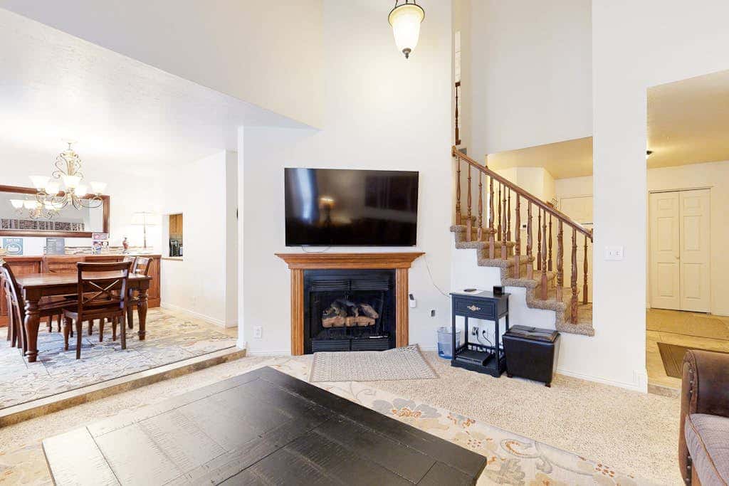 Updated Condo with  Private Hot Tub, Mountain Views, & Gas Grill - Close to Skiing