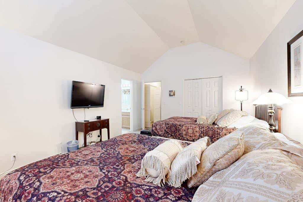 Updated Condo with  Private Hot Tub, Mountain Views, & Gas Grill - Close to Skiing