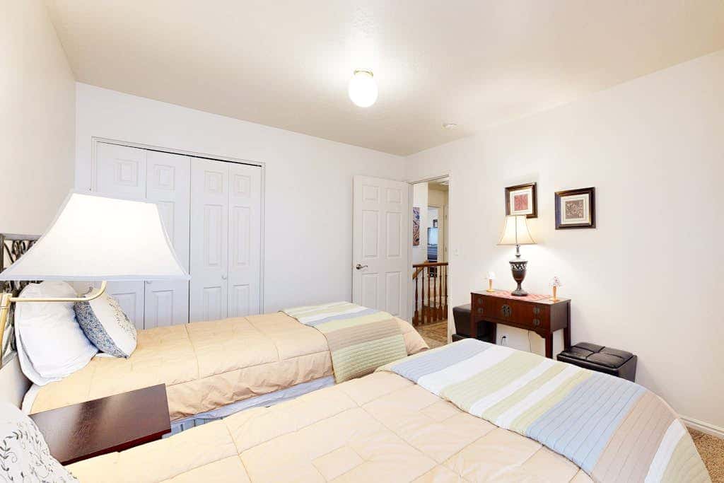 Updated Condo with  Private Hot Tub, Mountain Views, & Gas Grill - Close to Skiing