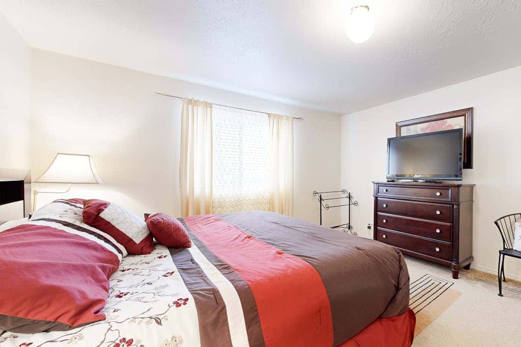 Updated Condo with  Private Hot Tub, Mountain Views, & Gas Grill - Close to Skiing