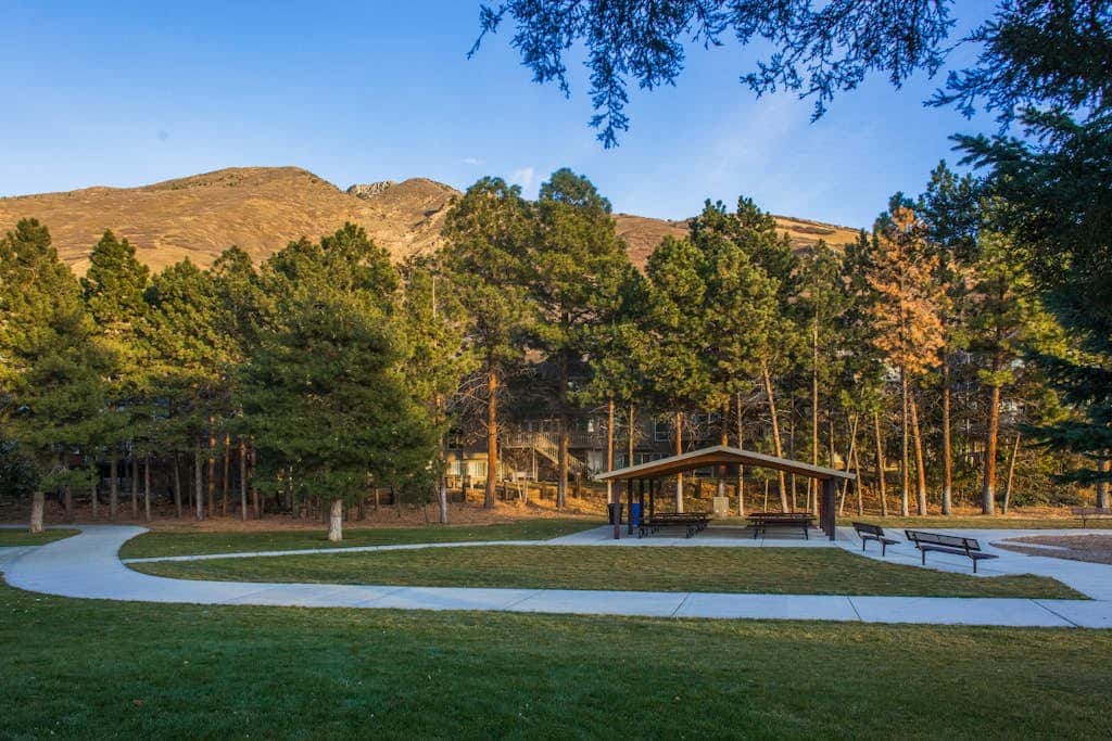 Updated Condo with  Private Hot Tub, Mountain Views, & Gas Grill - Close to Skiing