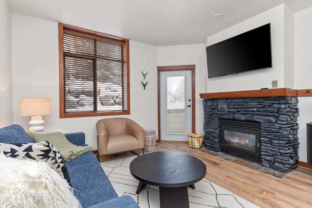 Welcoming Condo with a Shared Hot Tub, Pool and Club Solitude Access