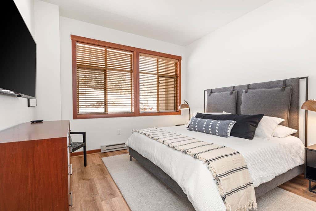Welcoming Condo with a Shared Hot Tub, Pool and Club Solitude Access