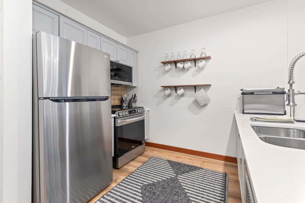 Welcoming Condo with a Shared Hot Tub, Pool and Club Solitude Access