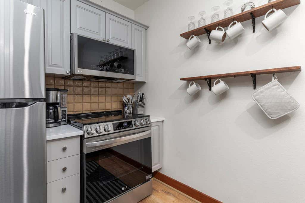 Welcoming Condo with a Shared Hot Tub, Pool and Club Solitude Access