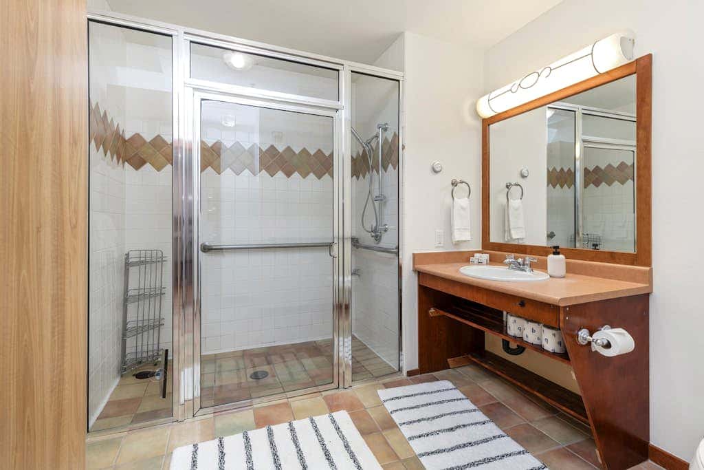 Welcoming Condo with a Shared Hot Tub, Pool and Club Solitude Access