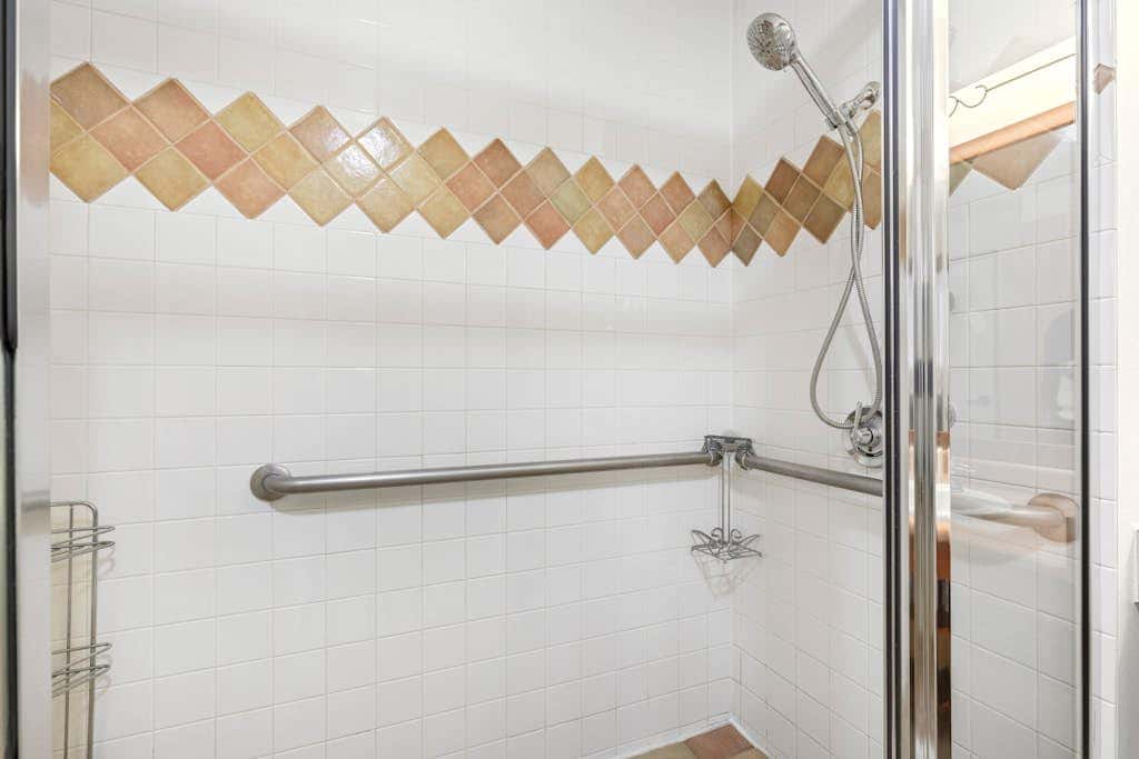 Welcoming Condo with a Shared Hot Tub, Pool and Club Solitude Access