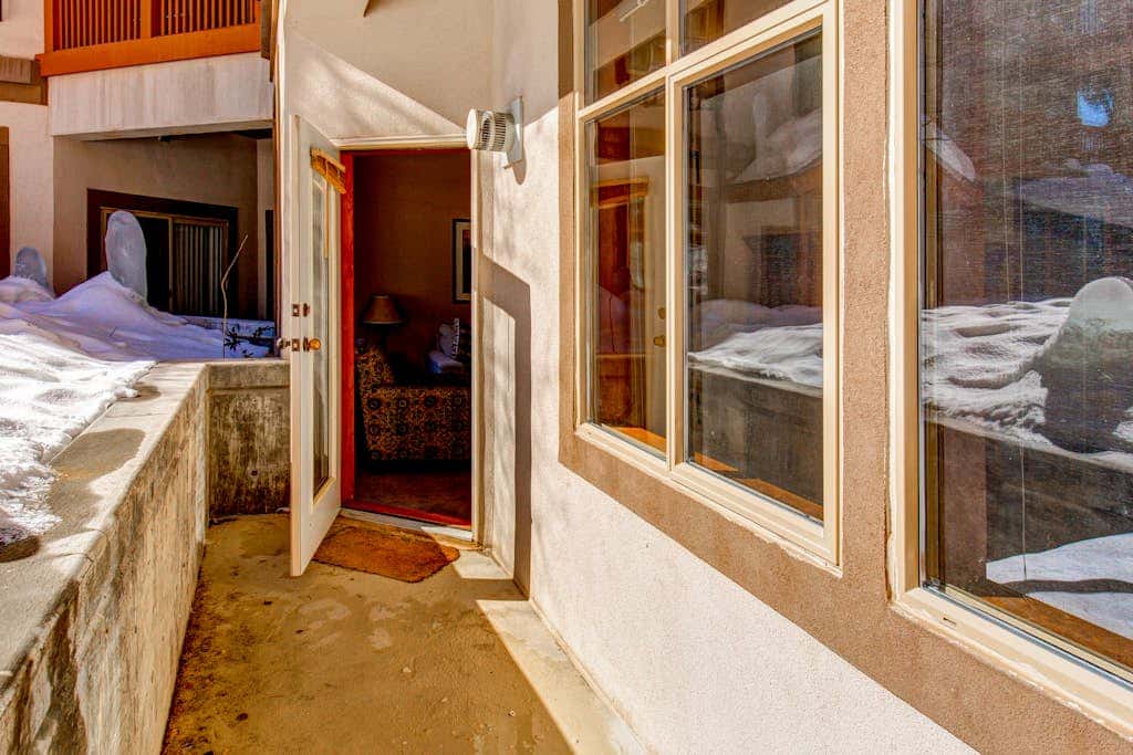 Ski-in - ski-out Powderhorn Condo with Shared Hot Tubs, a Pool & Gym at Club Solitude