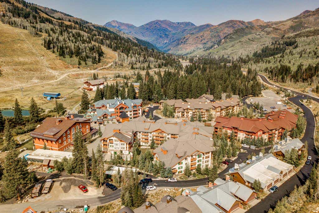 Ski-in - ski-out Powderhorn Condo with Shared Hot Tubs, a Pool & Gym at Club Solitude