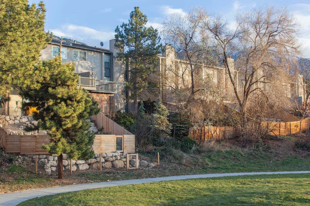 Large & Luxurious Home with  Private Hot Tub, and Fireplace