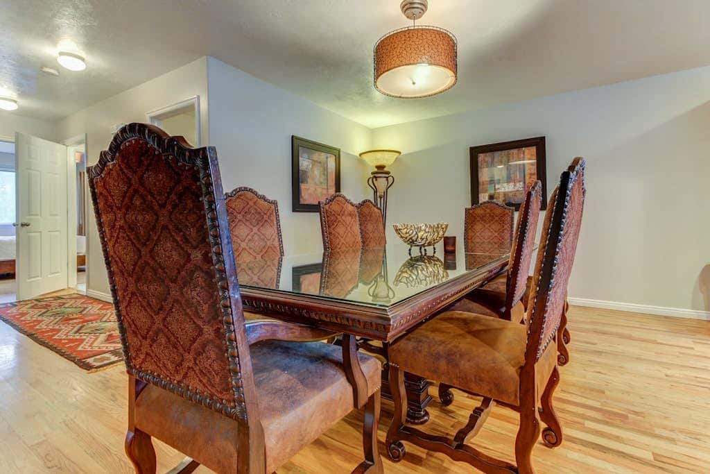 Spacious and sophisticated home w/ private hot tub - close to skiing