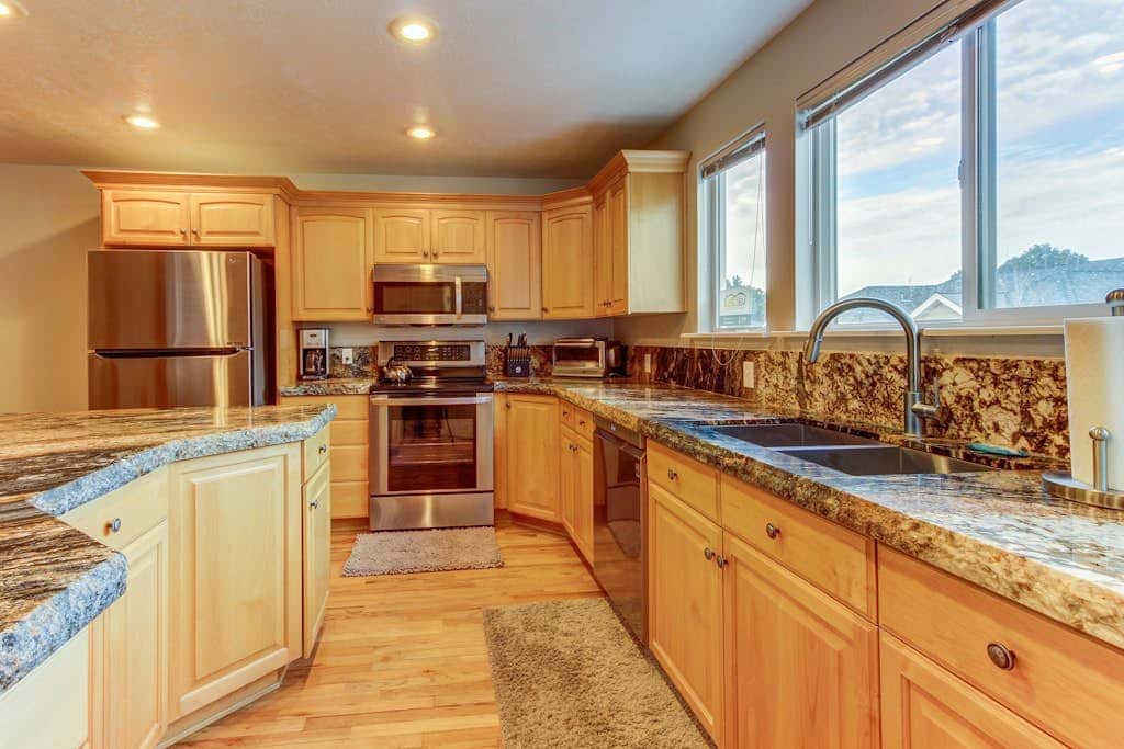 Spacious and sophisticated home w/ private hot tub - close to skiing